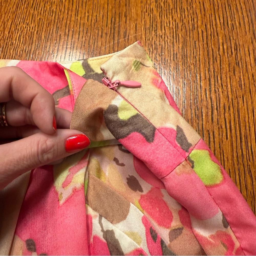 LOFT Mid-rise Pink and Green Floral Flowy Shorts - Picture 6 of 9